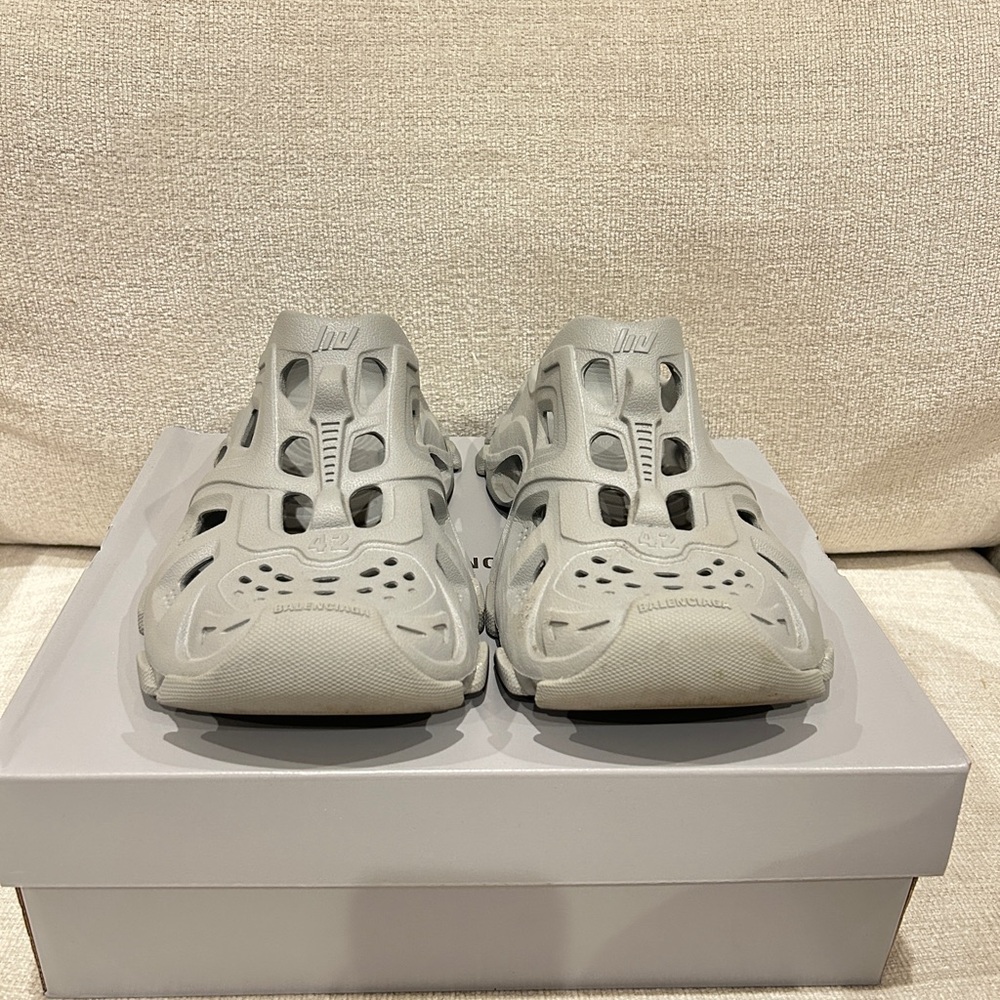 Balenciaga Men's Sandals in Light Gray